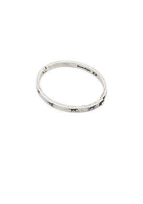 Two Jeys Sequence Bracelet in Metallic Silver. Size M. Also in S.