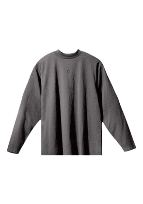 YEEZY GAP ENGINEERED BY BALENCIAGA logo-detail long-sleeved T-shirt - Grey