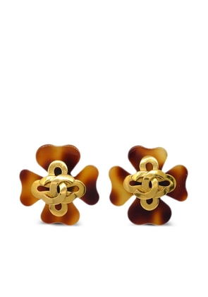 CHANEL Pre-Owned 1995 clover earrings - Brown