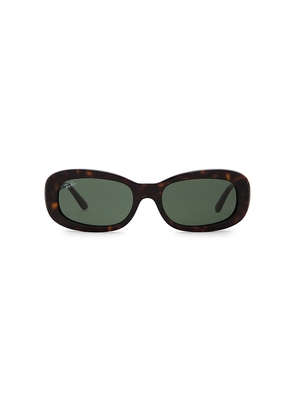 Ray-Ban Rectangular Sunglasses in Black.