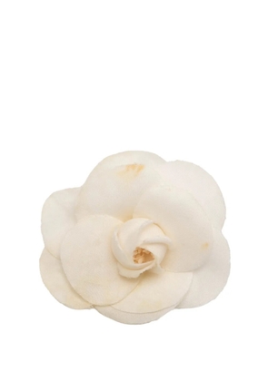 CHANEL Pre-Owned 1970-1980 Canvas Camellia Brooch costume brooch - White