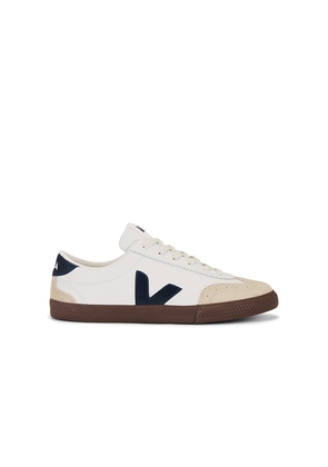 Veja Volley in White. Size 40. Also in 41, 42, 44, 46.