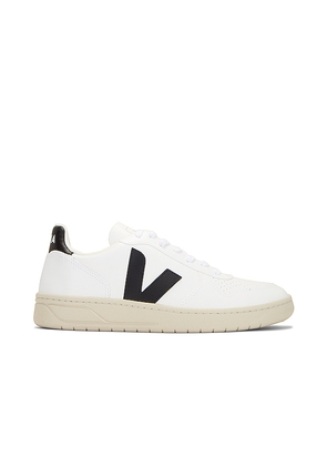 Veja V-10 Sneakers in White. Size 40. Also in 41, 44, 45.