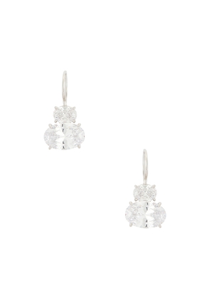 SHASHI Esme Earring in Metallic Silver.