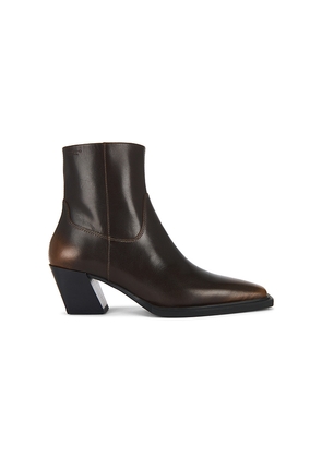 Vagabond Shoemakers Alina Ankle Boot in Brown. Size 39. Also in 38.
