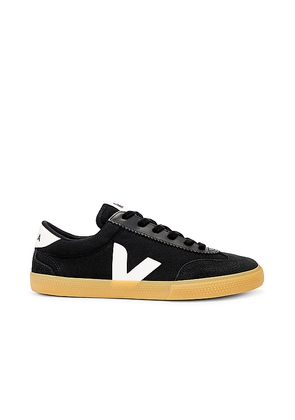 Veja Volley in Black. Size 40. Also in 41.
