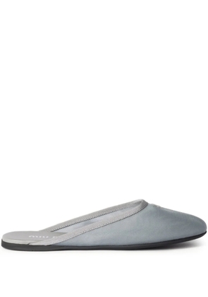 Miu Miu logo-detail flat mules - Grey