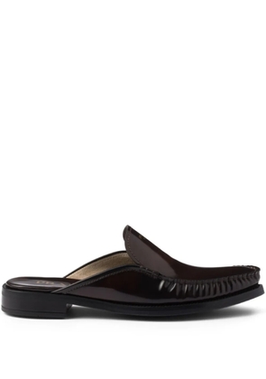 Prada logo-plaque leather mules - Brown
