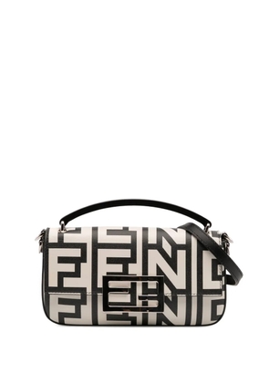 Fendi Pre-Owned 2000-2010 Marc Jacobs Nappa Vitello King Logo Print Baguette Phone Pouch satchel - White