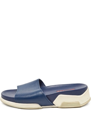 Prada Pre-Owned leather slides - Blue