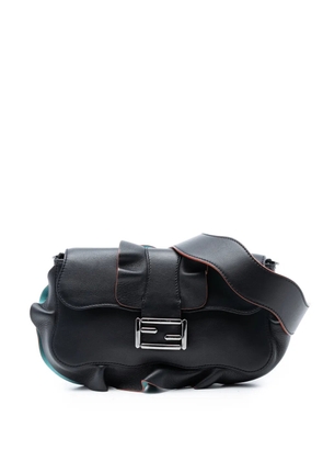 Fendi Pre-Owned 2010-2025 Medium Calfskin Waves Baguette crossbody bag - Black