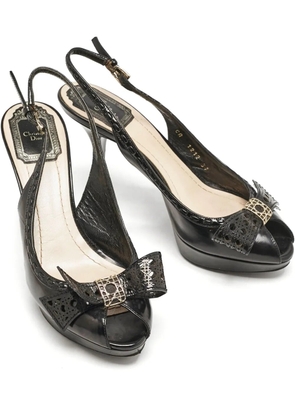 Christian Dior Pre-Owned 100mm Cannage Bow 'Butterfly' detail patent-leather slingback pumps - Black