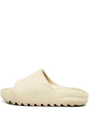 adidas Yeezy Resin molded slides - Neutrals