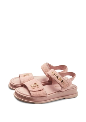 CHANEL Pre-Owned calf hair motif sandals - Pink