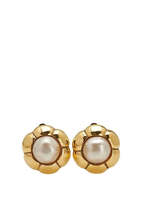 CHANEL Pre-Owned 1970-1980 Gold Plated Faux Pearl Flower Clip On Earrings costume earrings