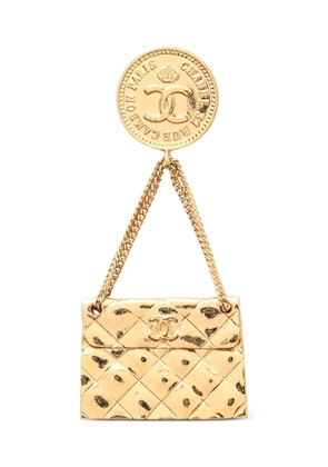 CHANEL Pre-Owned 1986-1988 Coco Mark matelasse brooch - Gold