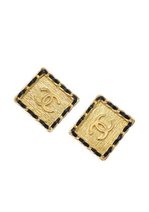 CHANEL Pre-Owned 1980-1990 leather-trimmed CC clip-on earrings - Gold