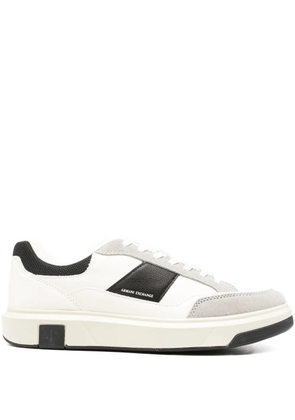 Armani Exchange logo-print sneakers - White