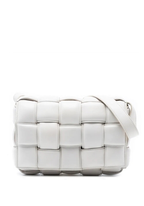 Bottega Veneta Pre-Owned 2012-2025 Nappa Intrecciato Padded Cassette crossbody bag - White