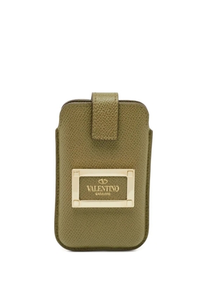 Valentino Garavani Pre-Owned leather logo-stamp phone case - Green