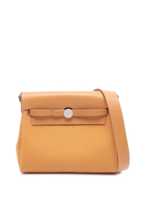 Hermès Pre-Owned 2025 Military Toile and Vache Hunter Herbag Zip 20 shoulder bag - Brown