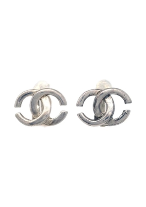 CHANEL Pre-Owned 2001 CC-logo clip-on earrings - Silver