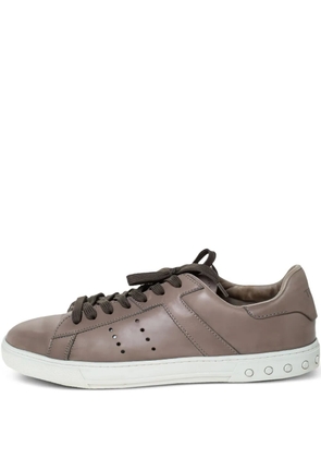 Tod's Vintage pre-owned perforated lace-up sneakers - Grey