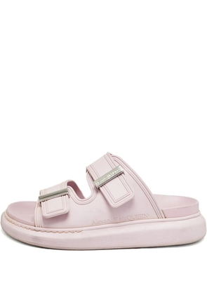 Alexander McQueen Pre-Owned 2024 Hybrid slides - Pink