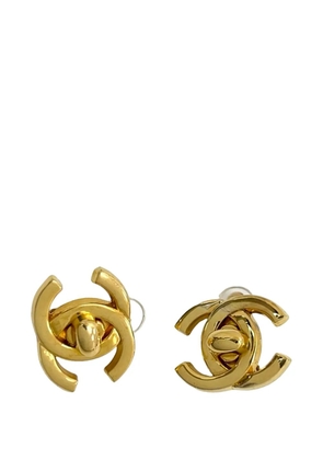 CHANEL Pre-Owned 1995 CC Gold Plated Turn Lock Clip on earrings