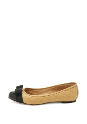 Ferragamo Pre-Owned Varina quilted bow ballet flat - Neutrals