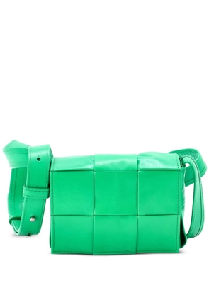 Bottega Veneta Pre-Owned Cassette Maxi Intrecciato Leather Candy crossbody bag - Green