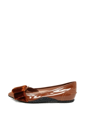 Tod's Vintage velvet bow leather loafers - Brown