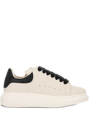 Alexander McQueen Oversized leather low-top sneakers - Neutrals