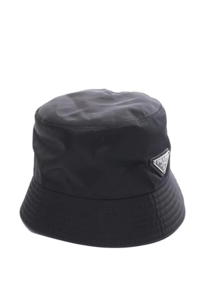 Prada Pre-Owned 2010s Re-Nylon triangle-logo bucket hat - Black