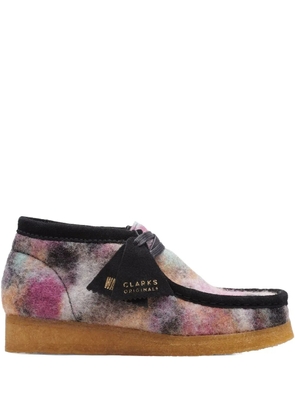 Clarks Wallabee 'Black Wool Comb' boots - Pink