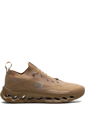 On Running Cloudtilt 'LOEWE - Dark Sand' sneakers - Brown