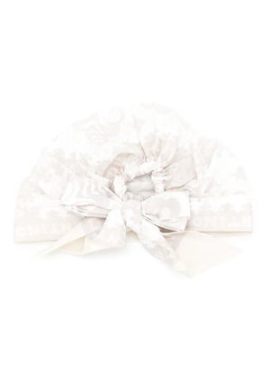 Valentino Garavani logo-embroidered turban - Neutrals