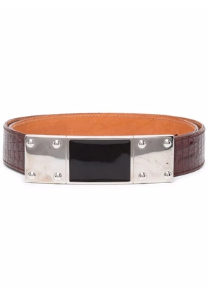 Gianfranco Ferré Pre-Owned 1990s elongated flat buckle crocodile effect belt - Red
