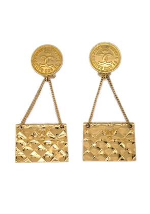 CHANEL Pre-Owned 1988 bag motif clip-on drop earrings - Gold