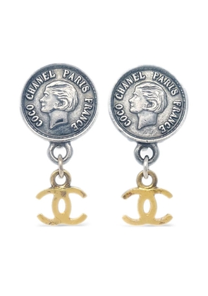 CHANEL Pre-Owned 1995 Mademoiselle CC dangle earrings - Silver