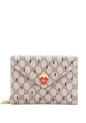 Gucci Pre-Owned Strawberry Wallet on Chain Printed GG Coated Canvas Mini crossbody bag - Brown