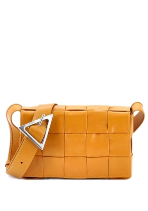 Bottega Veneta Pre-Owned Cassette Crossbody Bag Maxi Intrecciato Leather Mini shoulder bag - Brown