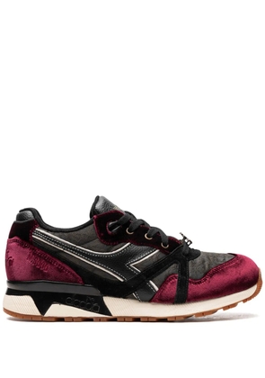 Diadora x 24 Kilates x Sabotage N9000 'In Vino Veritas' sneakers - Black