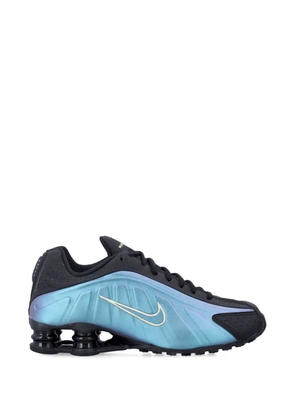 Nike Shox R4 perforated-detail sneakers - Blue