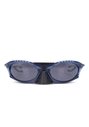 Oakley Plantaris geometric sunglasses - Blue