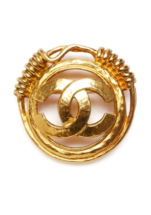 CHANEL Pre-Owned 1994 CC Mark brooch - Gold