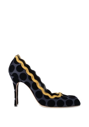 Manolo Blahnik polka-dot scalloped heeled pumps - Blue