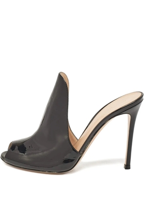 Gianvito Rossi patent leather mules - Black