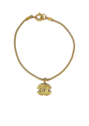 CHANEL Pre-Owned 2001 CC bracelet - Gold