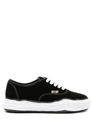 Maison MIHARA YASUHIRO logo-patch low-top sneakers - Black